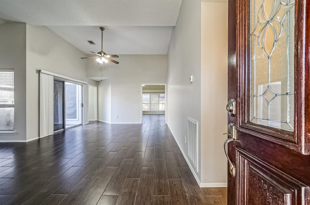 4011 Avanti Dr, Pearland, TX 77584