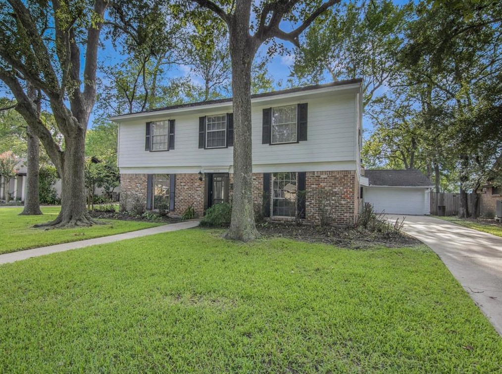 18510 Point Lookout Dr, Houston, TX 77058