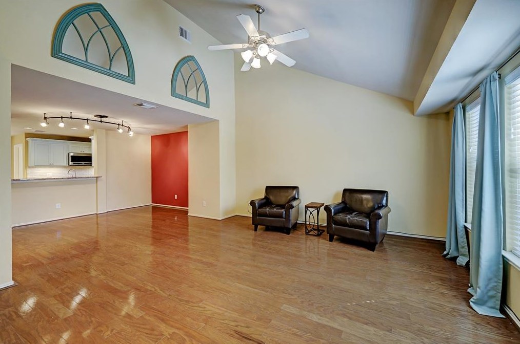 826 W Heights Hollow Ln, Houston, TX 77007