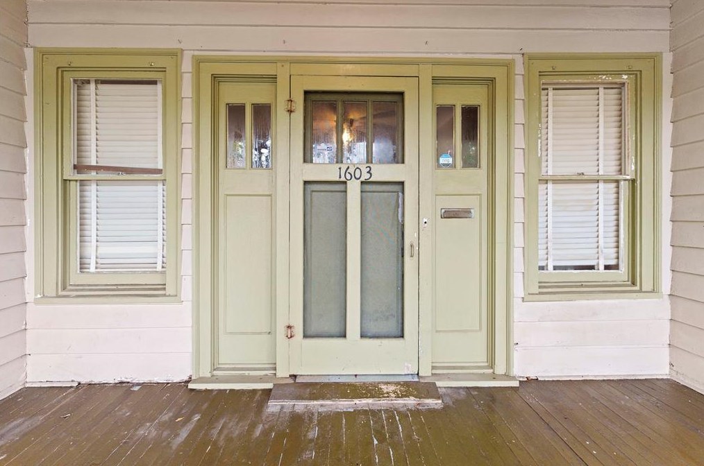 1603 Branard St, Houston TX  77006-4701 exterior