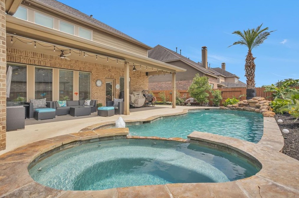 2610 Park Hills Dr, Katy, TX 77494-1795