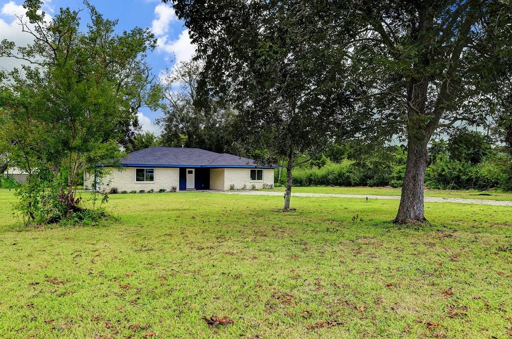 3889 County Road 155, Alvin, TX 77511-7186