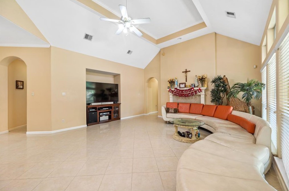 14314 Saras Walk, Cypress TX 77429-3266 exterior