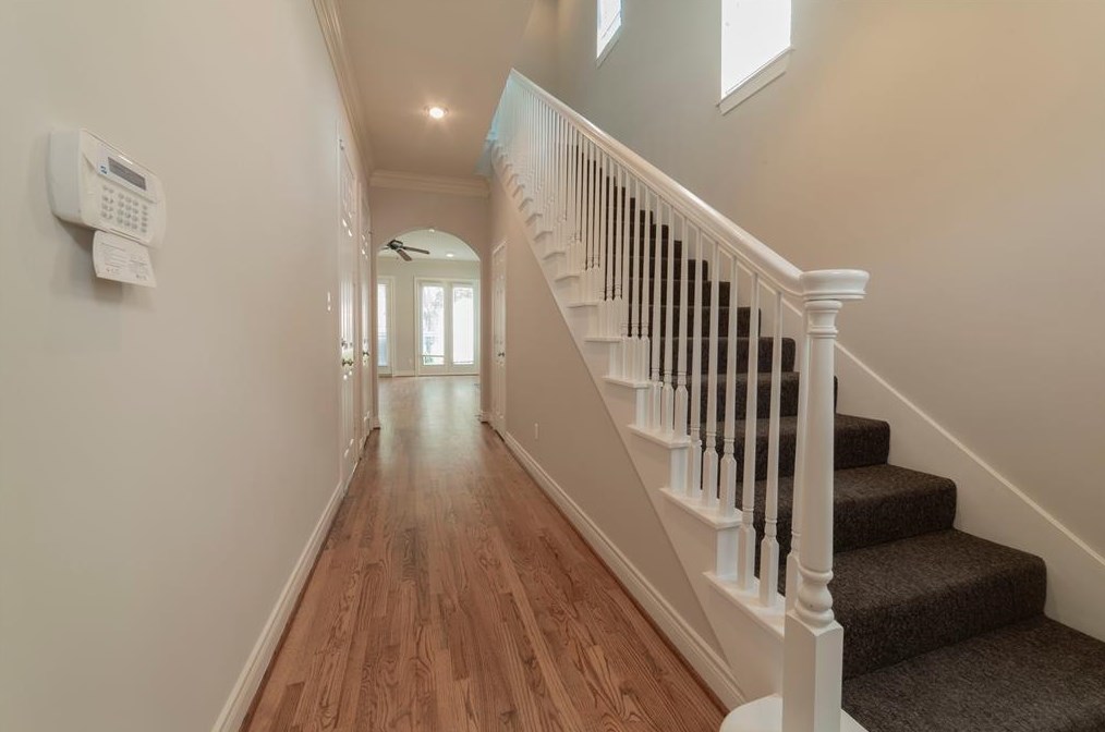 1805 Staffordshire Cres, Houston TX  77030-4145 exterior