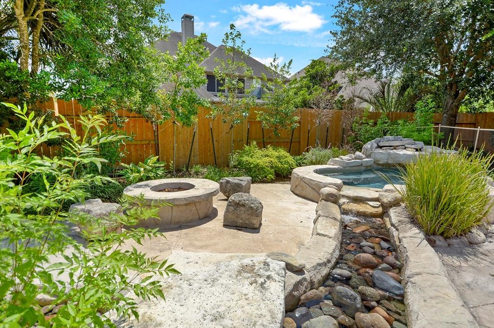 25403 Springwood Lake Dr, Katy TX  77494-2645 exterior