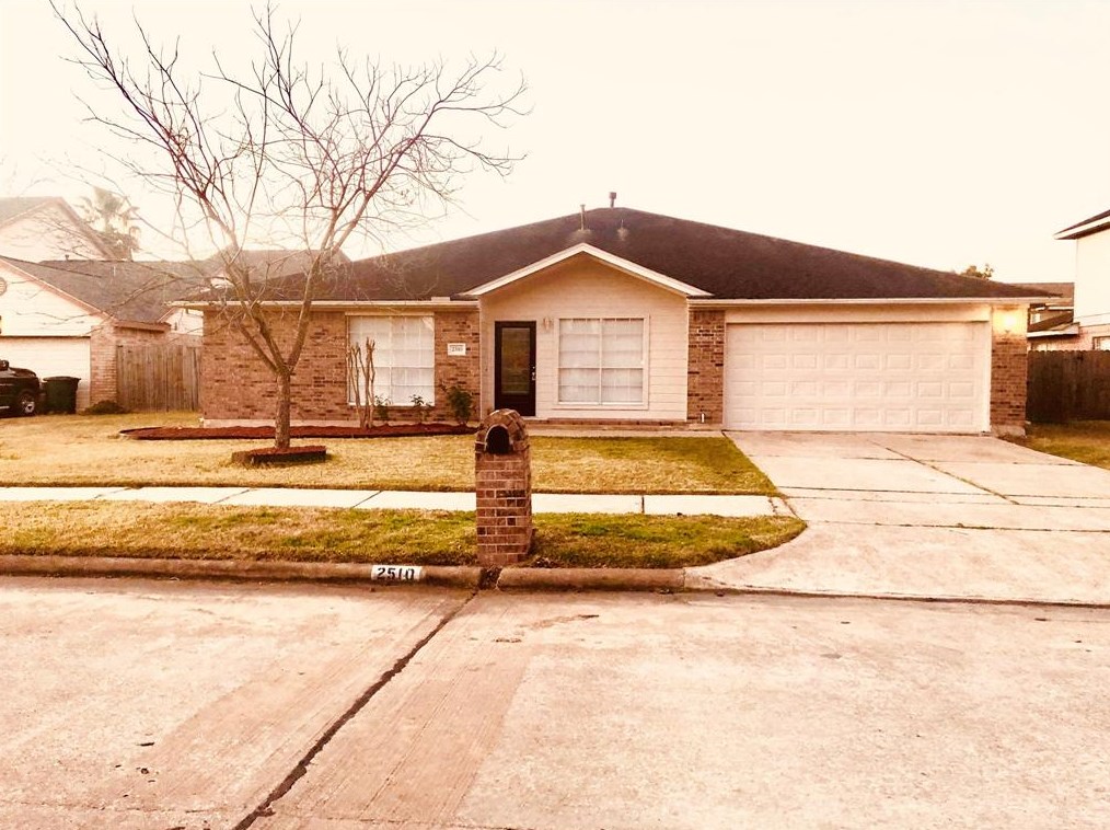 2510 Carriage Ln, Stafford, TX 77477