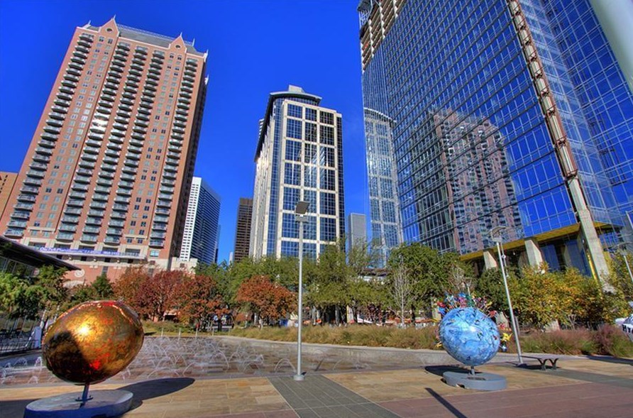 914 Main St, Houston TX  77002-6204 exterior