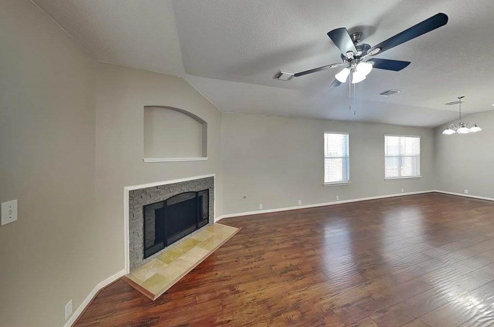 17630 S Summit Canyon Dr, Houston, TX 77095