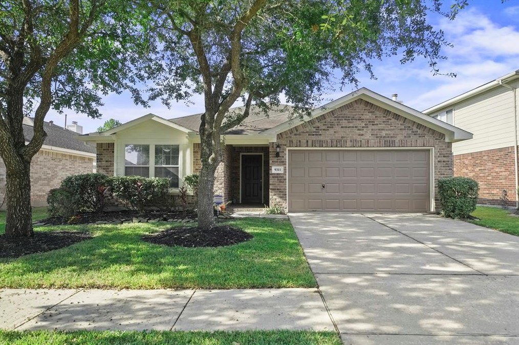 9311 Comanche Peak Ln, Houston, TX 77089-5855