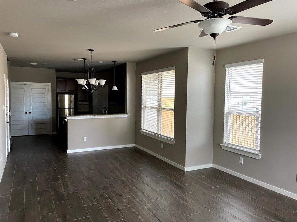 170 Parkgate #b, Conroe, TX 77304