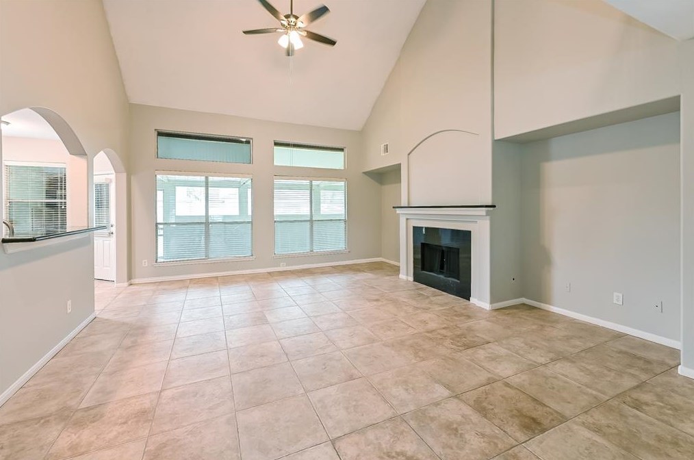 9919 Barr Lake Dr, Houston, TX 77095