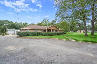 11681 Willis Waukegan Road, Conroe, TX 77303 - Photo 2