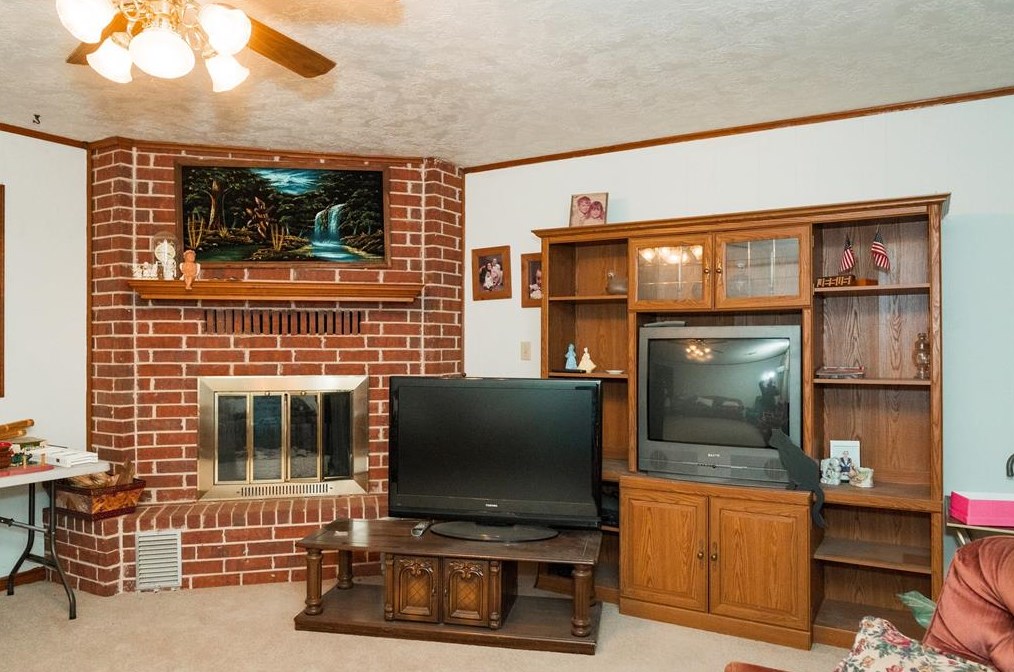 800 Lorey Ln, Caldwell, TX 77836