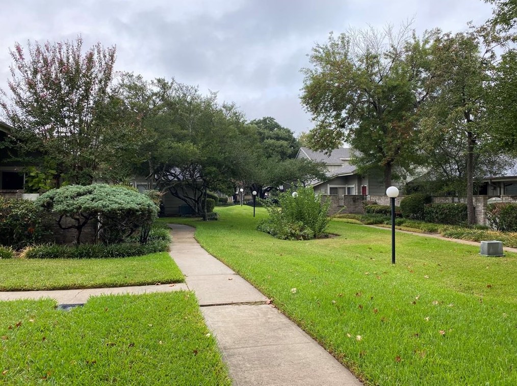 12916 Wirevine Ln, Houston, TX 77072-2159