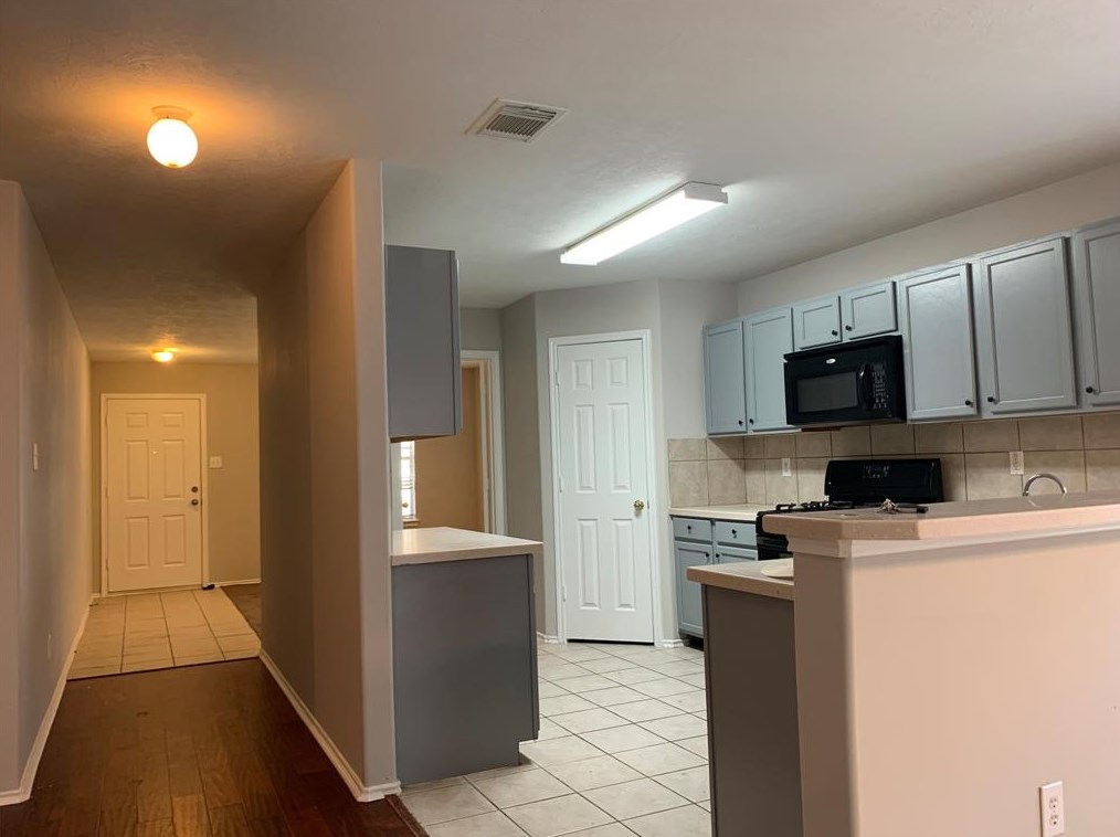 9330 Canady Park Ln, Houston, TX 77075-4084
