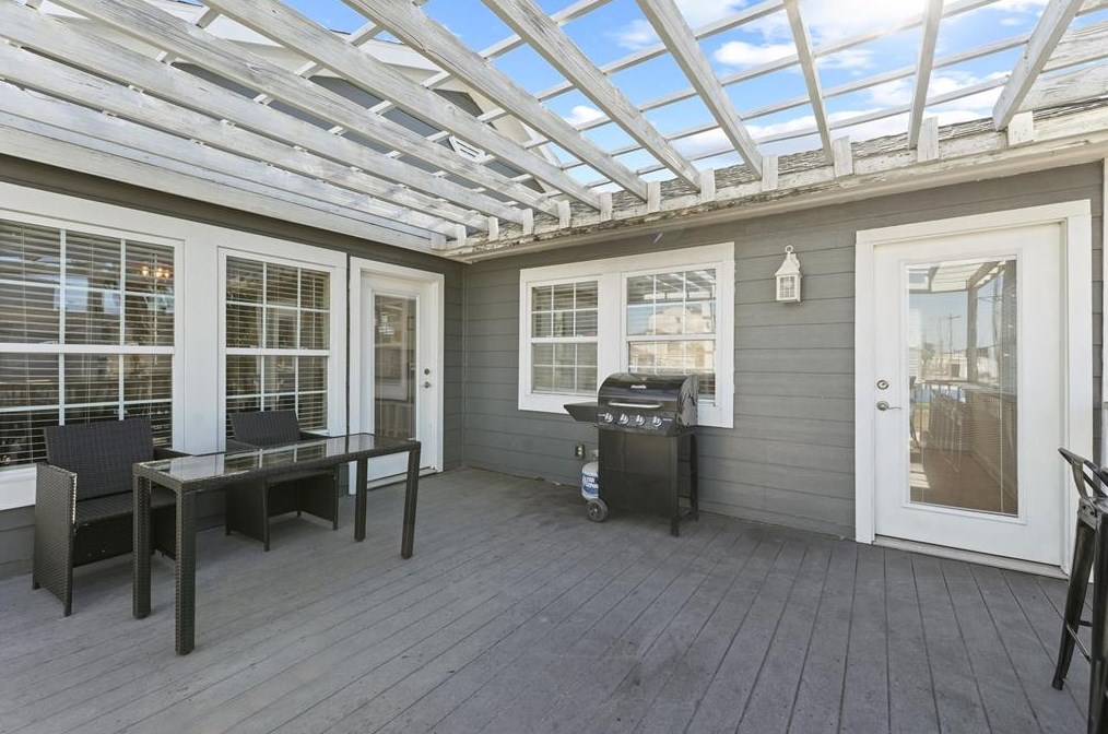 1110 64th St, Galveston TX  77551-1043 exterior