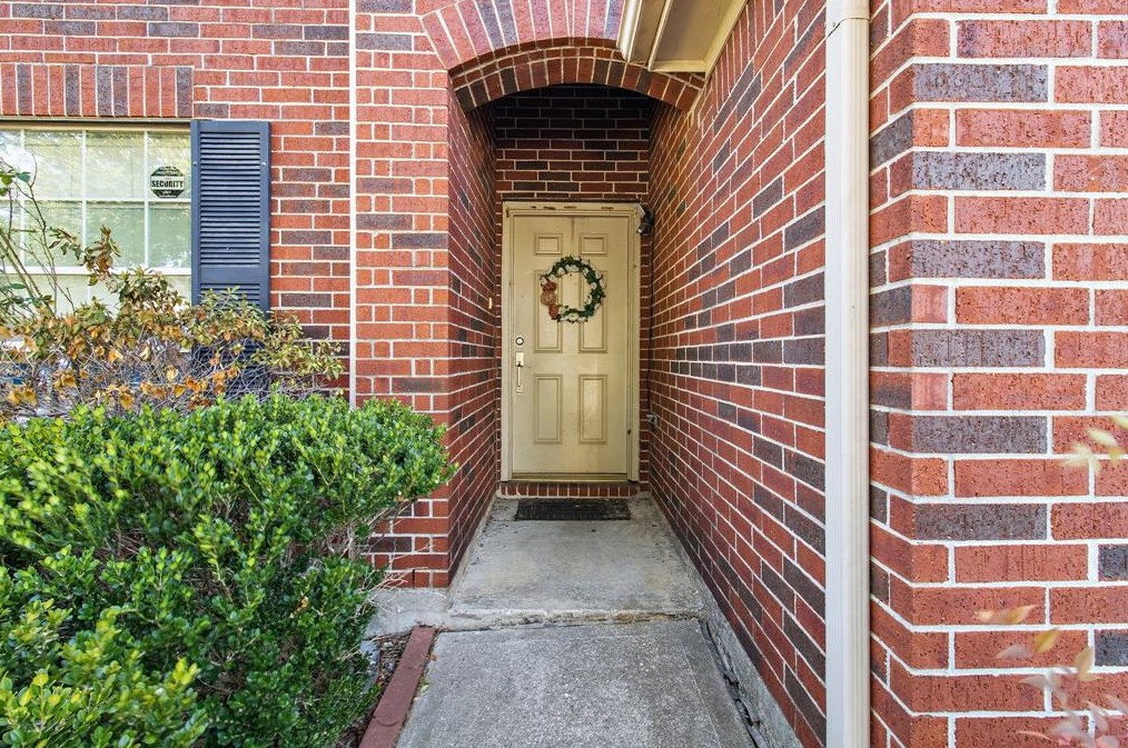 2003 Rock Ridge Dr, Houston, TX 77049-1470