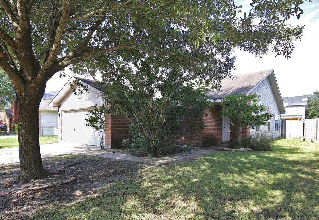 13330 Sanderford Ln, Houston, TX 77083