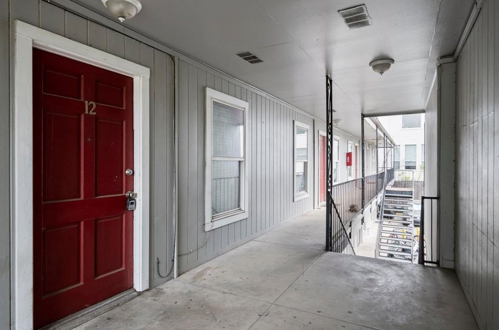 1710 Indiana St, Houston TX  77006-1771 exterior