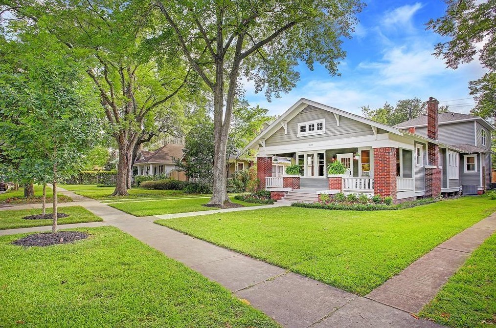 1135 Harvard St, Houston, TX 77008