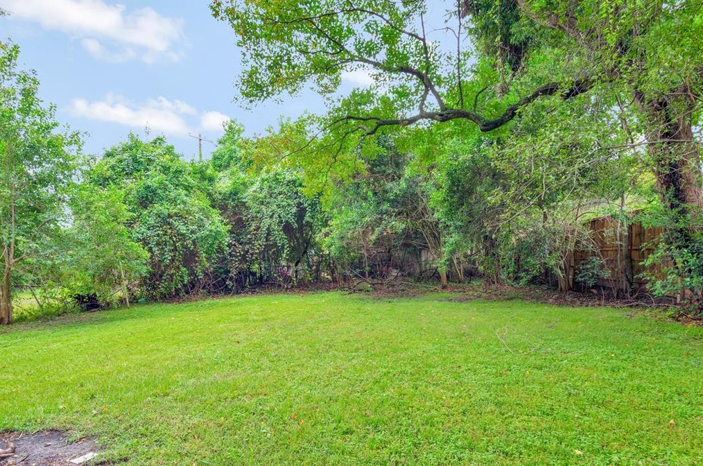 213 Ishmeal, Houston TX  77076-3912 exterior