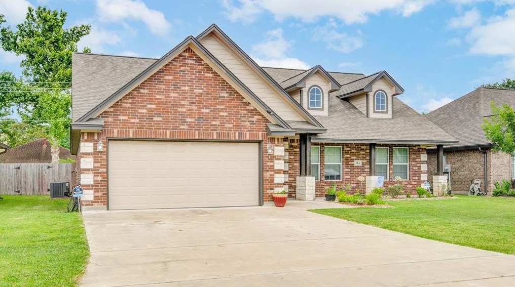214 Majestic Oak Cir, Richwood, TX 77566-5773