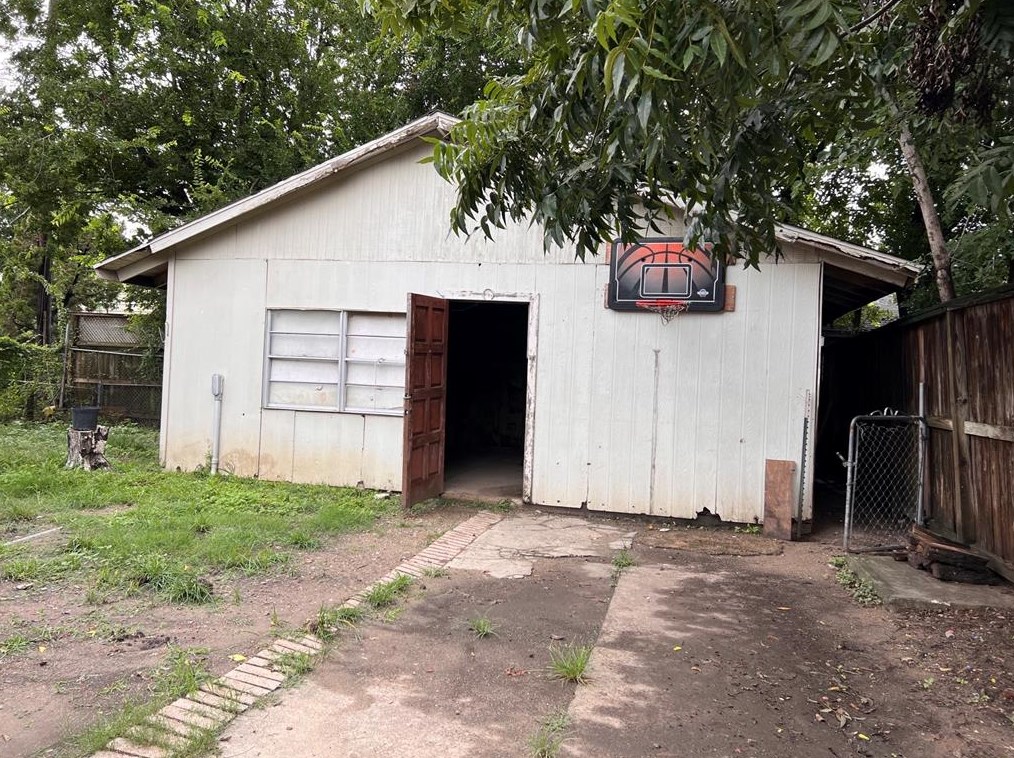 224 Everton St, Houston TX  77003-2504 exterior