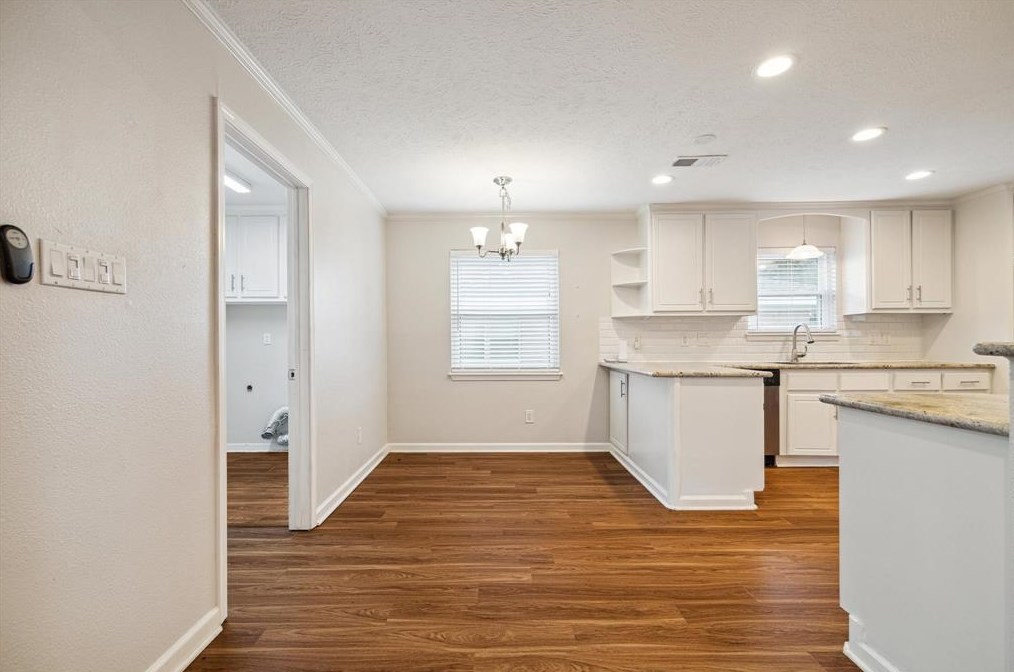 5923 Mcknight, Houston TX  77035-2325 exterior