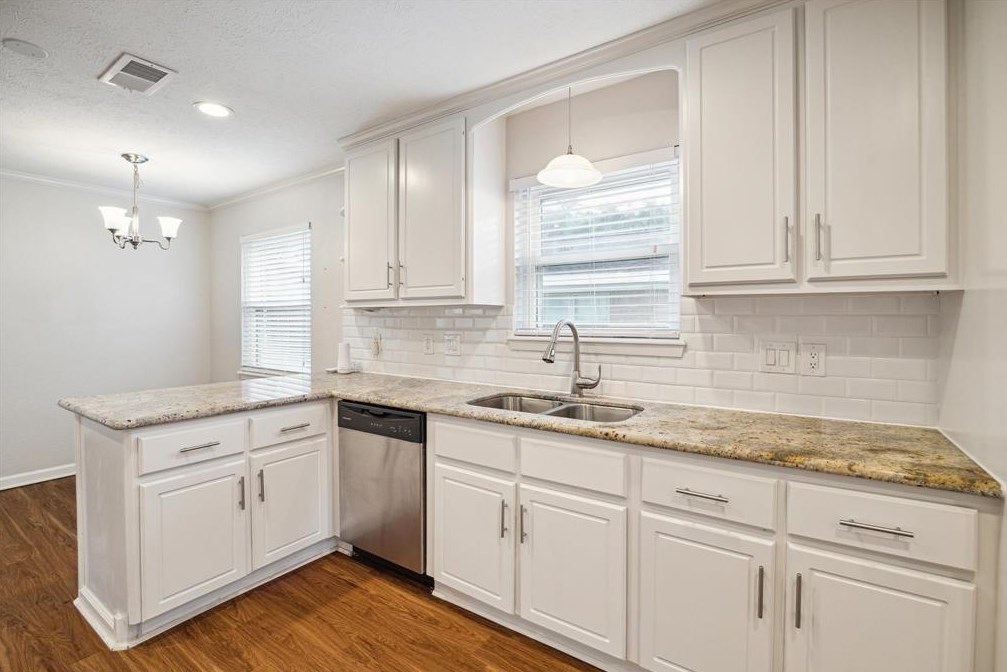 5923 Mcknight, Houston TX  77035-2325 exterior