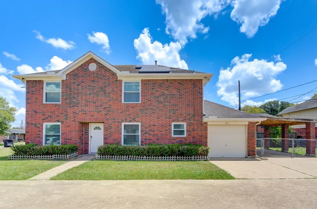 8922 Ledge St, Houston, TX 77075