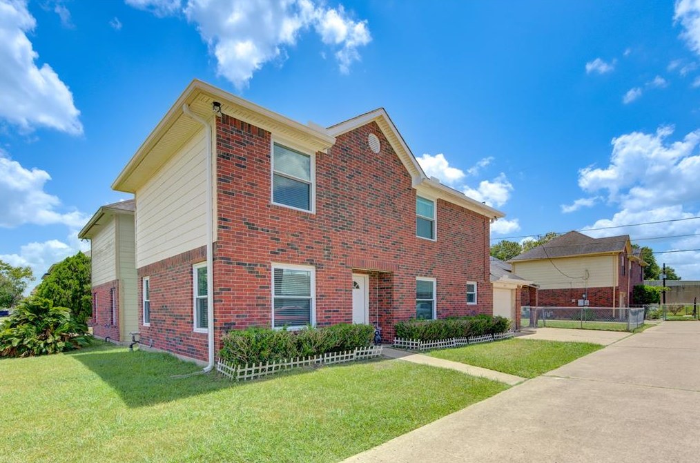 8922 Ledge St, Houston TX  77075-1520 exterior