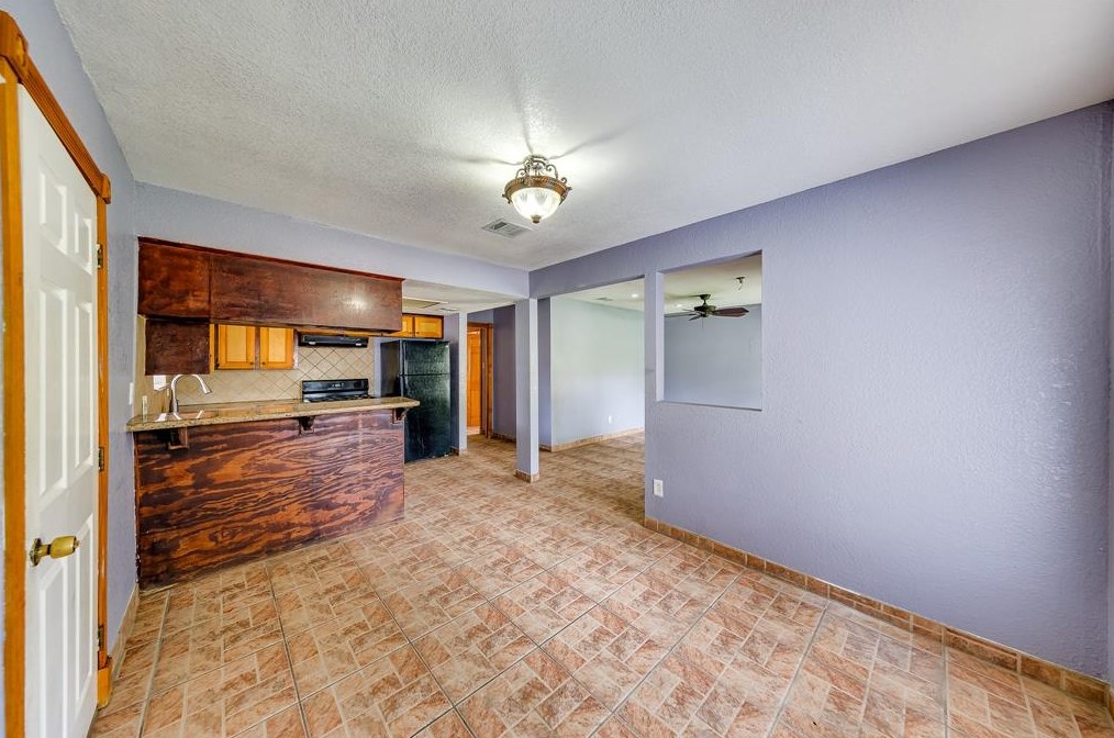 9326 Eblen Dr, Houston, TX 77040-4506