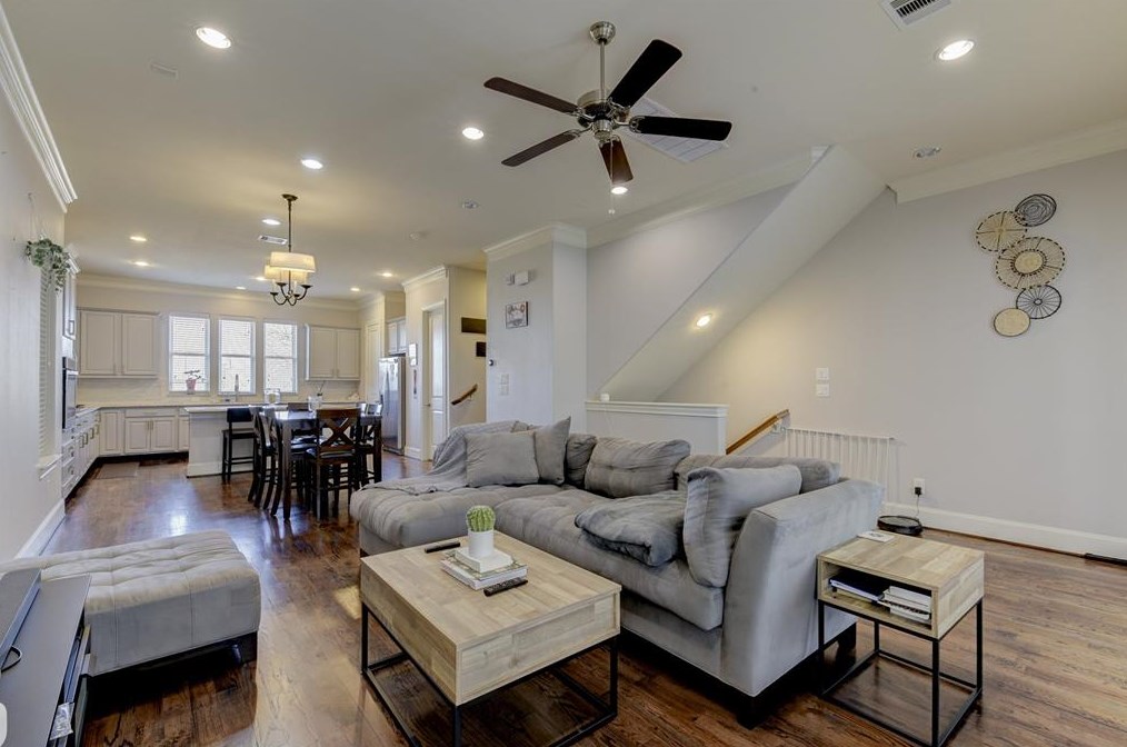 6623 Hurst St, Houston, TX 77008