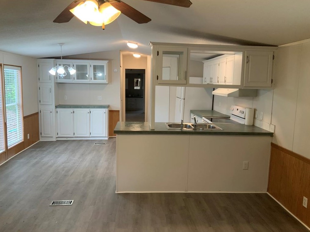 274 Longhorn Valley Dr, Livingston, TX 77351