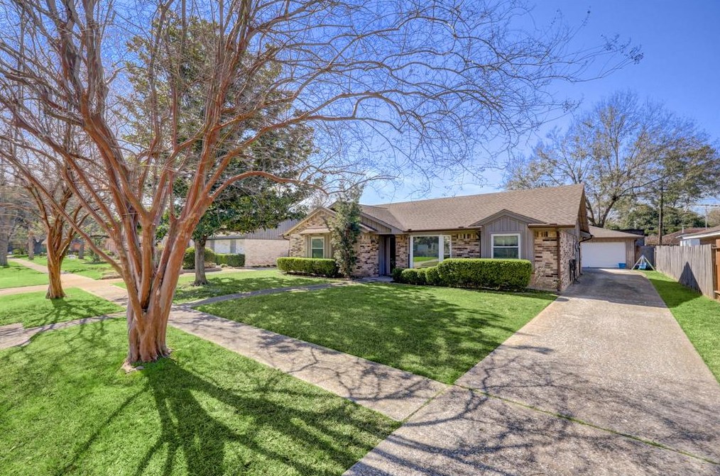 5419 Brian Haven Dr, Houston, TX 77091