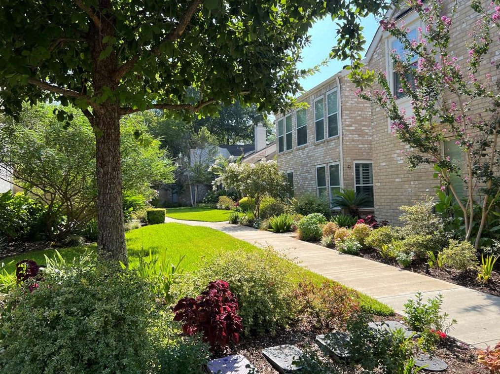12625 Memorial Dr Apt 25, Houston, TX 77024