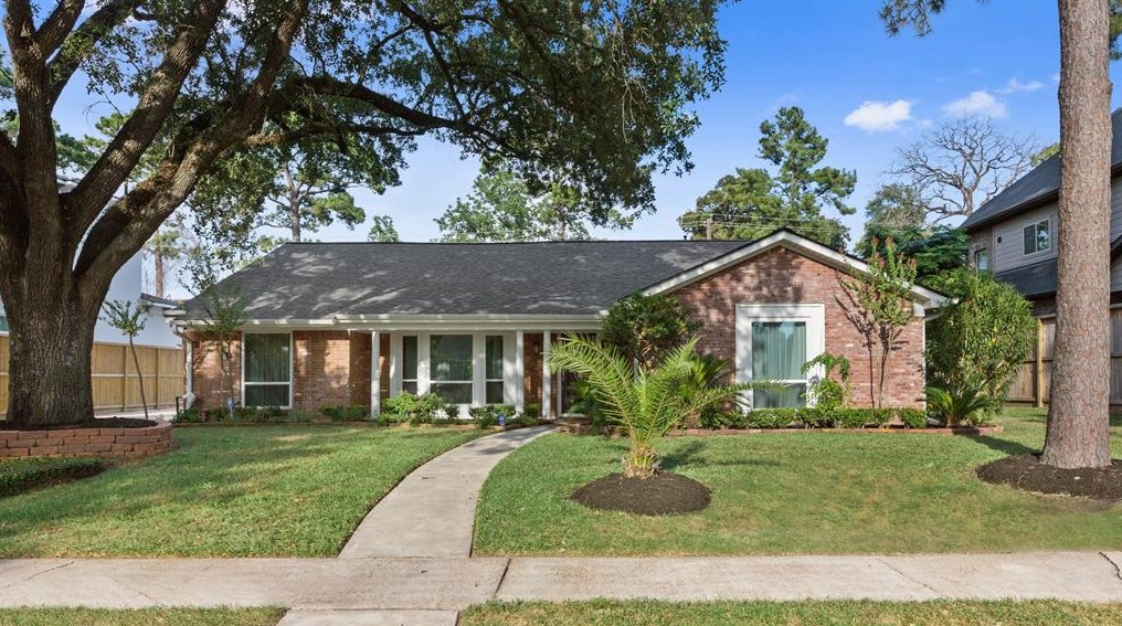218 Faust Ln, Houston, TX 77024