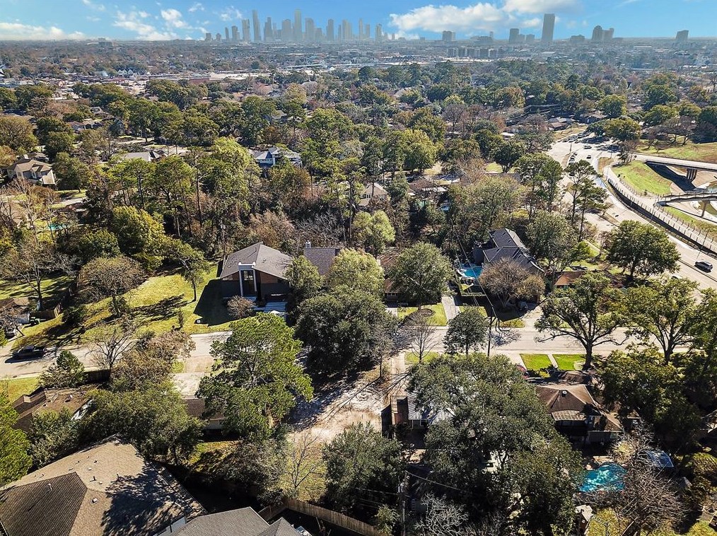 1115 Timbergrove Ln, Houston TX  77008-6361 exterior