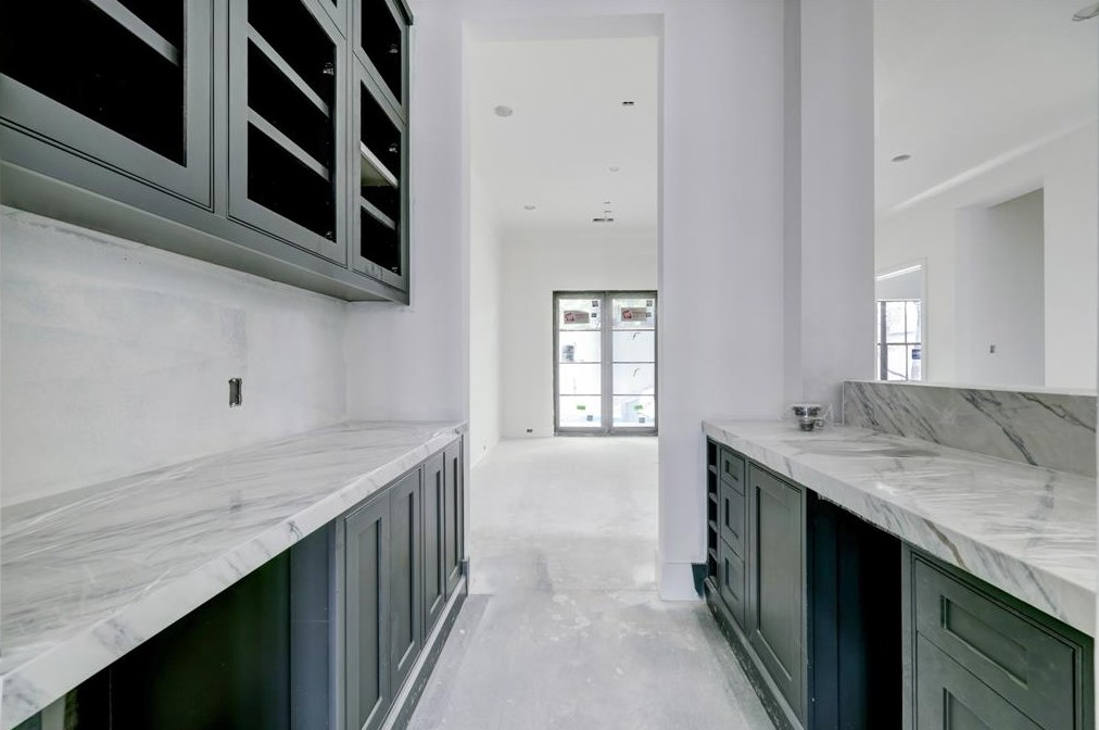 1115 Timbergrove Ln, Houston TX  77008-6361 exterior