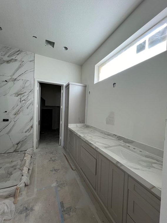 1115 Timbergrove Ln, Houston TX  77008-6361 exterior