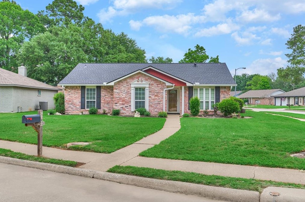3202 Greenham Ct, Spring, TX 77388-3319