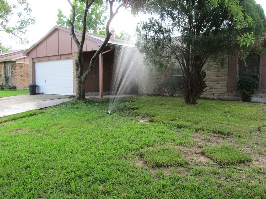 6818 Glenstein Dr, Houston TX  77084-1122 exterior