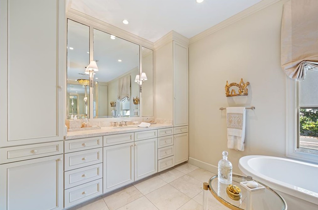 4814 Yoakum Blvd, Houston TX  77006-2740 exterior