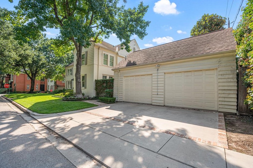 4814 Yoakum Blvd, Houston TX  77006-2740 exterior