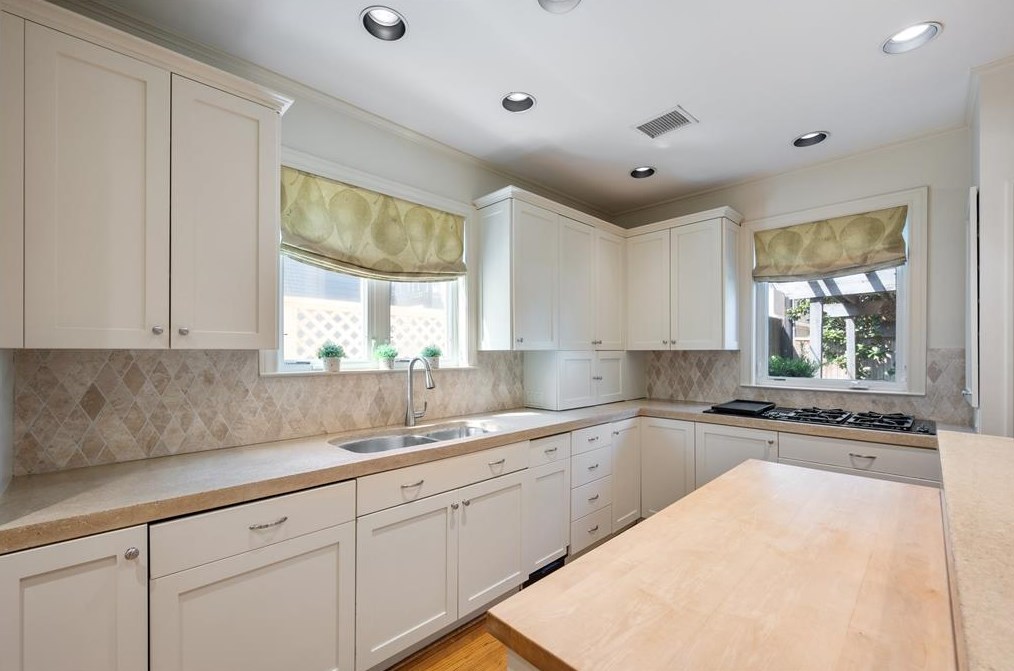 4814 Yoakum Blvd, Houston TX  77006-2740 exterior