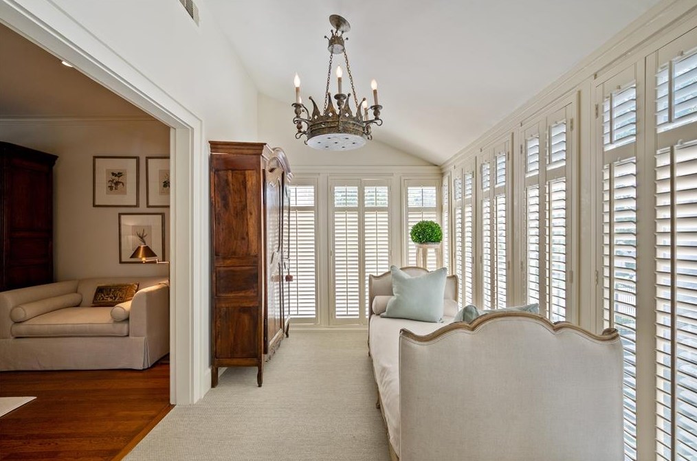 4814 Yoakum Blvd, Houston TX  77006-2740 exterior