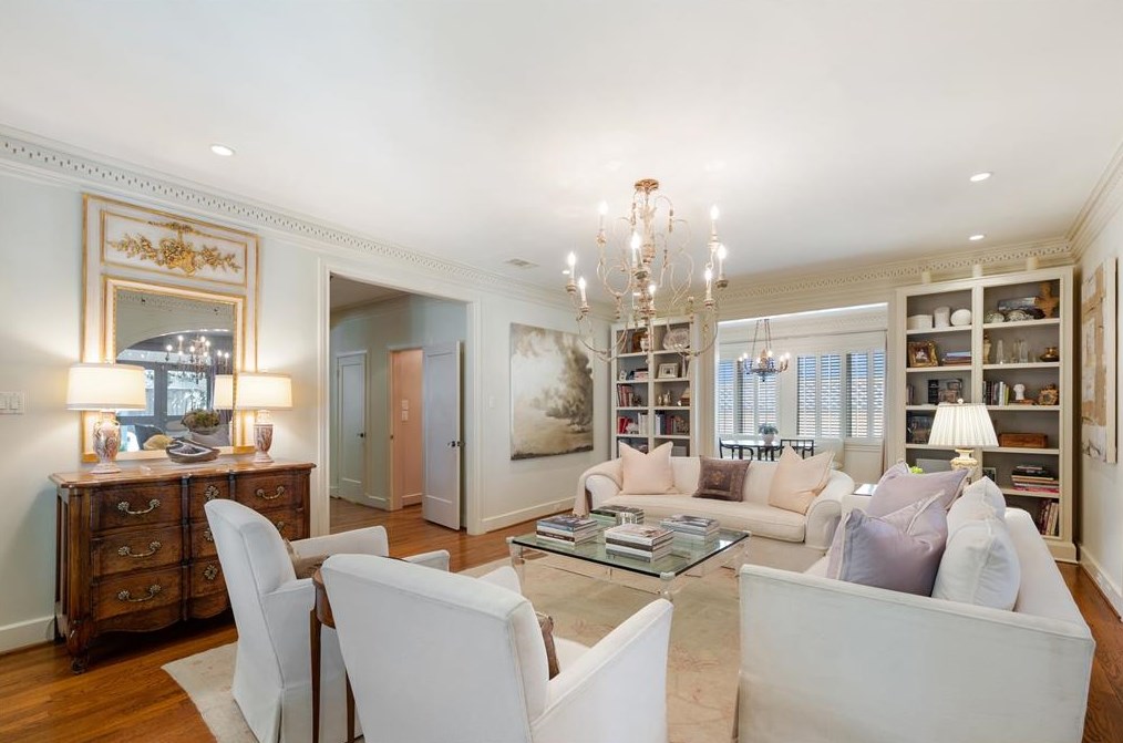 4814 Yoakum Blvd, Houston TX  77006-2740 exterior