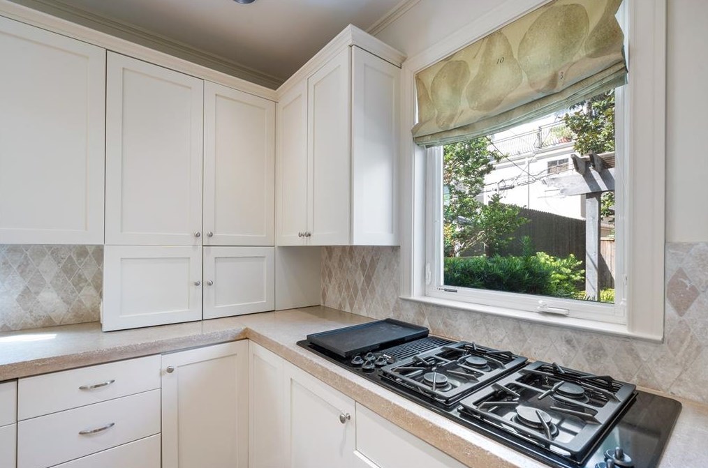 4814 Yoakum Blvd, Houston TX  77006-2740 exterior