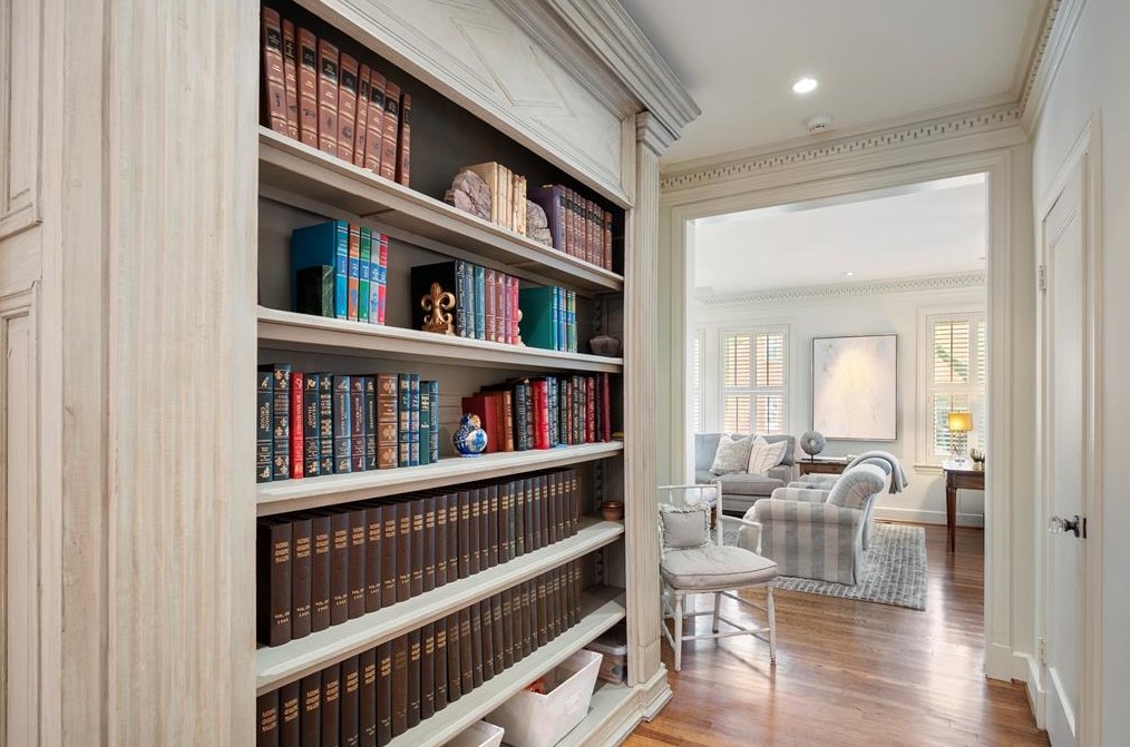 4814 Yoakum Blvd, Houston TX  77006-2740 exterior