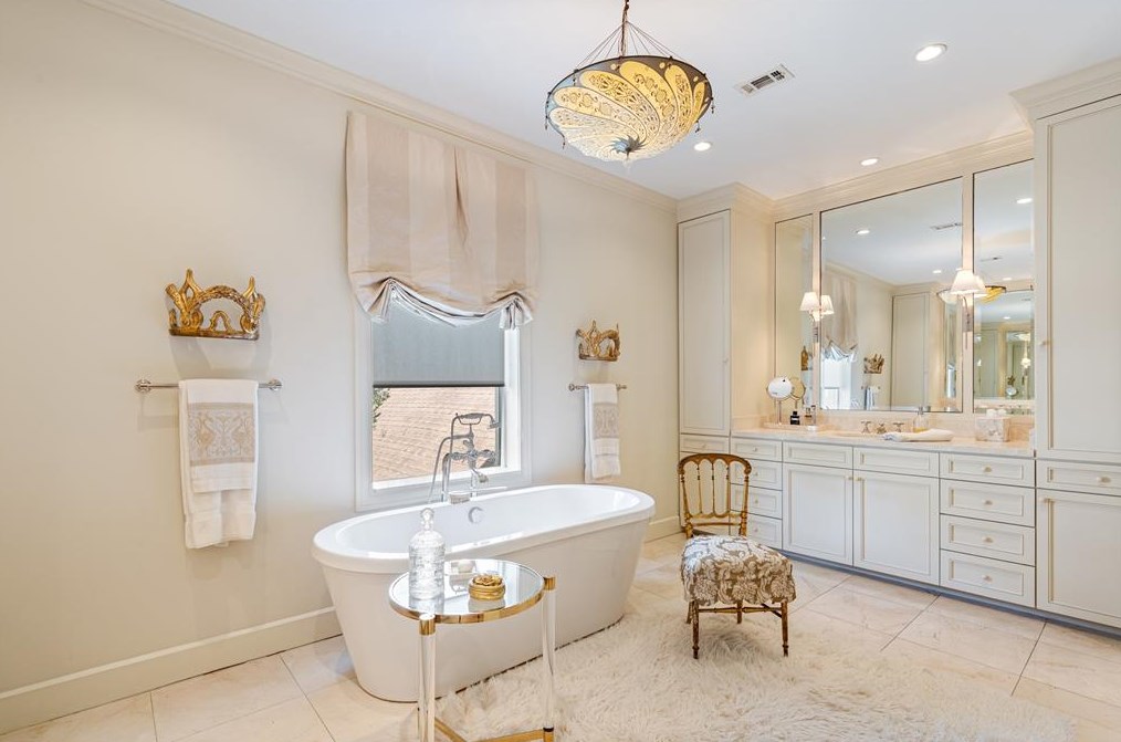 4814 Yoakum Blvd, Houston TX  77006-2740 exterior